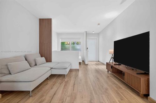 apt-4-1334 Euclid Ave, Miami Beach, FL, 33139-3946 | Card Image