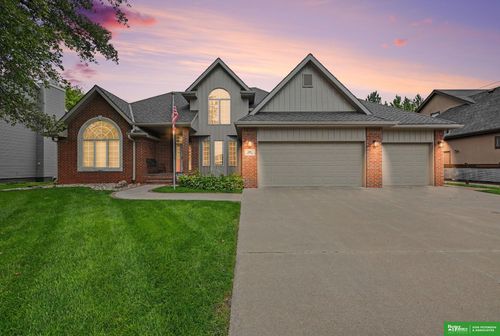 2524 Park Place Dr, Fremont, NE, 68025-3700 | Card Image