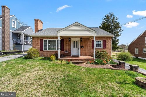 425 S Artizan St, WILLIAMSPORT, MD, 21795-2005 | Card Image