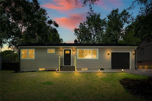 4312 S James Ave, Independence, MO, 64055-4731 | Card Image