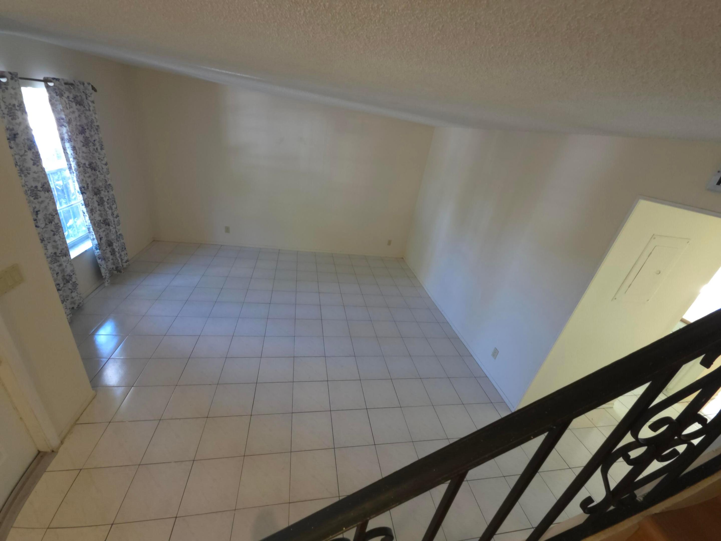 Residential in Hallandale Beach 4
