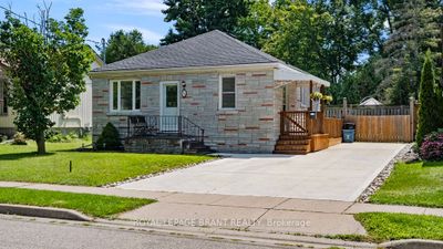 519 Dover St S, House other with 2 bedrooms, 1 bathrooms and 5 parking in Cambridge ON | Image 1