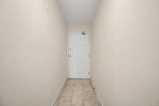 FRONT ENTRANCE WITH COAT CLOSET | Image 7