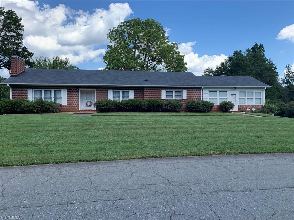 Erie Dr, Winston Salem, NC 27106
