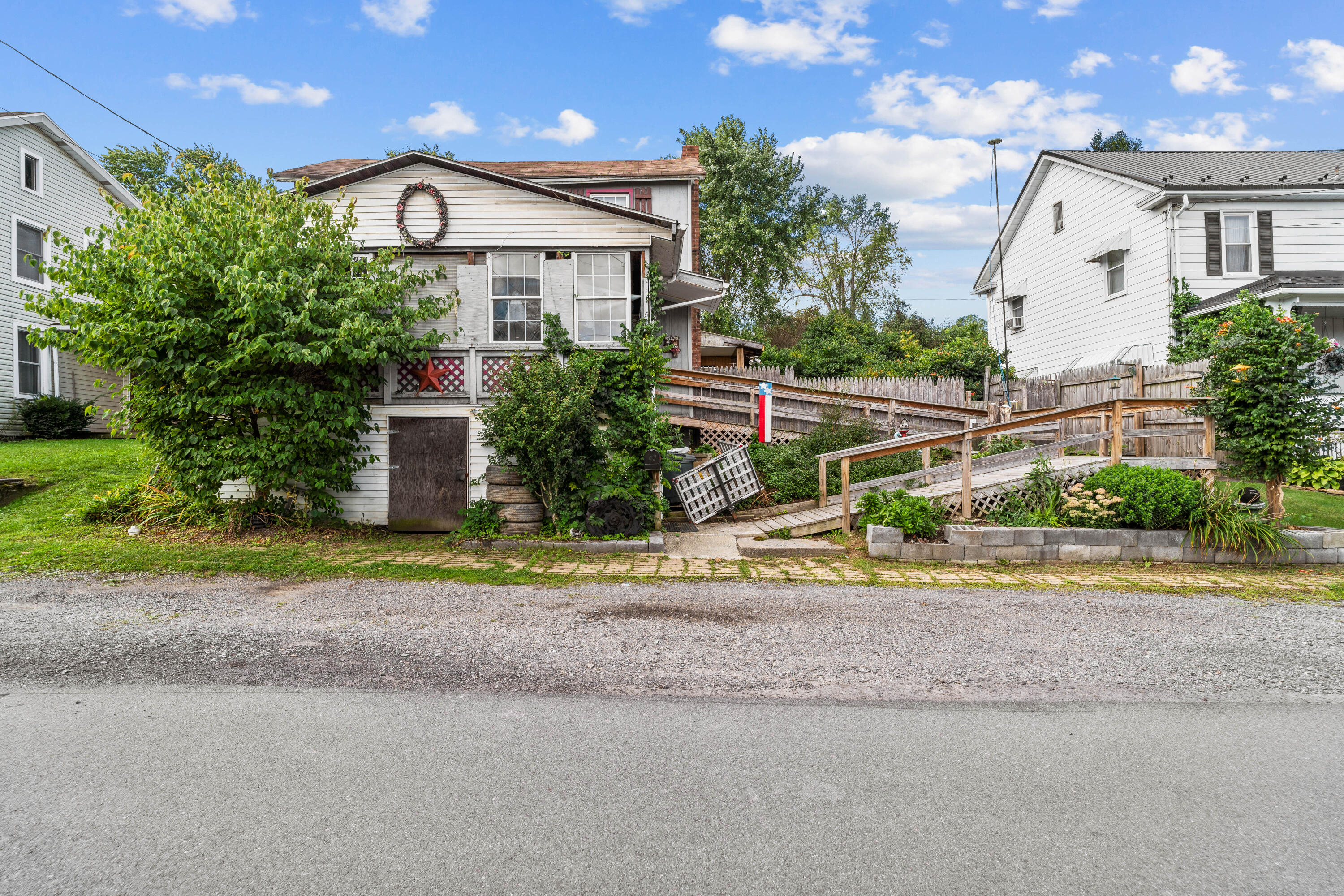 Laura St, Philipsburg, PA 16866