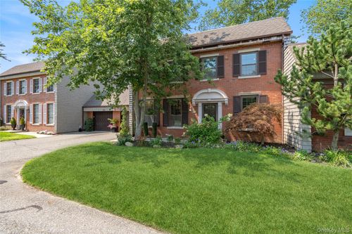 13 Admirals Dr E, Bay Shore, NY, 11706-8101 | Card Image