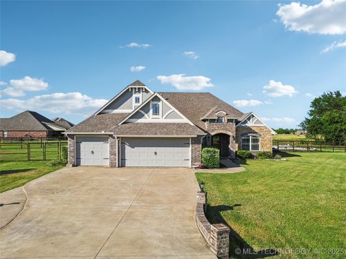 5983 137th St, Collinsville, OK, 74021-5743 | Card Image
