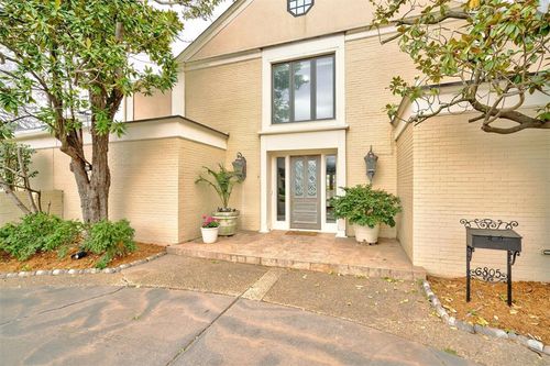 6805 Avondale Dr, Nichols Hills, OK, 73116-5205 | Card Image