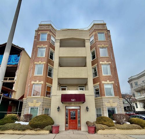 apt-2b-941 Boulevard E, Weehawken, NJ, 07086-7174 | Card Image