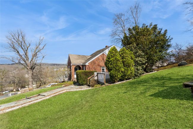 Sitting pretty on the property. | Image 23