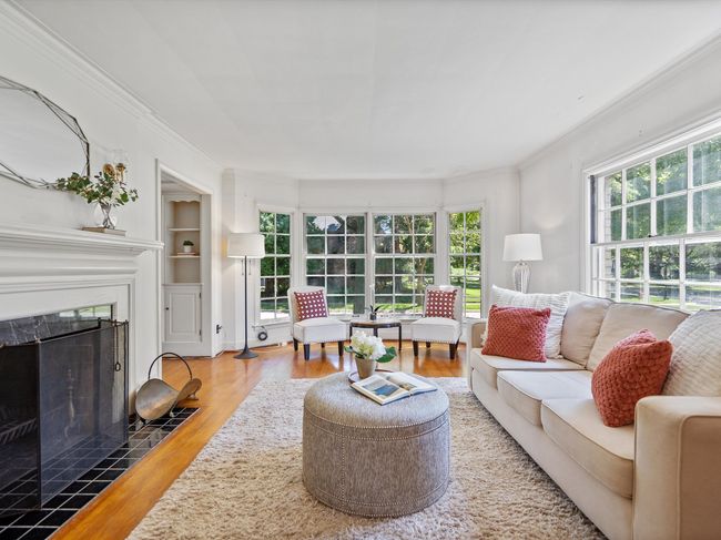 Living Room | Image 9