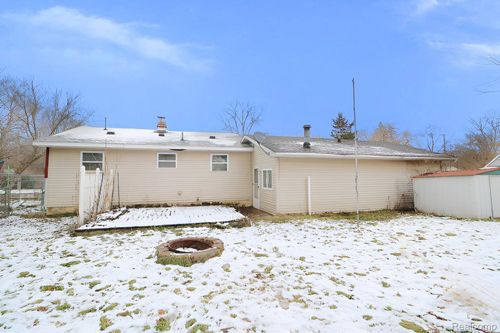 3289 W Hobson Ave, Flint, MI, 48504-1470 | Card Image