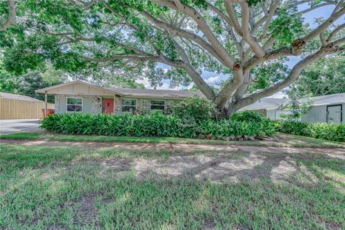 8225 Lark St, SEMINOLE, FL, 33777-3716 | Card Image