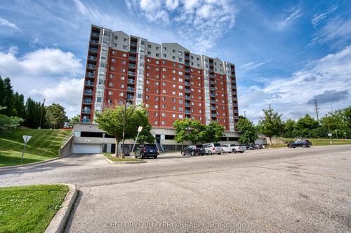 104-30 Chapman Crt, London, ON, N6G4Y4 | Card Image