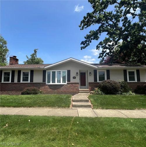 2017 10th St, Cuyahoga Falls, OH, 44221-3128 | Card Image