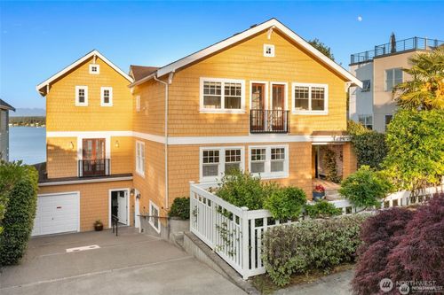 1126 33rd Ave S, Seattle, WA, 98144-3251 | Card Image