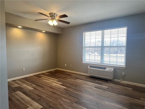 apt-c-802 W Tahlequah St, Siloam Springs, AR, 72761-2632 | Card Image