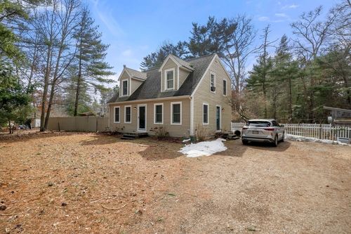 1 Jennifer Ln, Carver, MA, 02330-2017 | Card Image