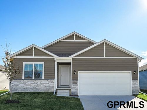 16501 Clay St, Bennington, NE, 68007-3347 | Card Image