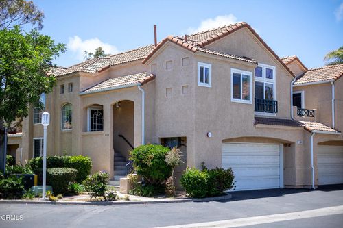 805 Moby Dick Ln, Oxnard, CA, 93030-6768 | Card Image