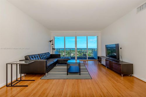 apt-15n-5600 Collins Ave, Miami Beach, FL, 33140-2413 | Card Image