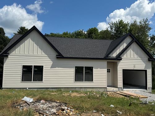 403 Hidden Valley Cir, McMinnville, TN, 37110-5415 | Card Image