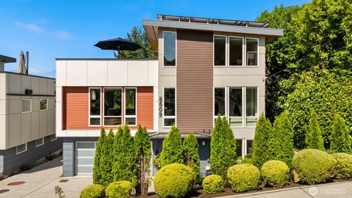 8509 Burke Ave N, Seattle, WA, 98103-4125 | Card Image