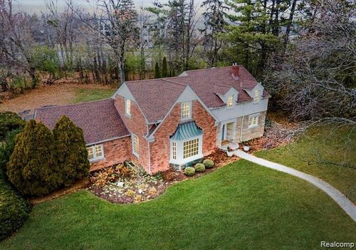 60 Devon Rd, Bloomfield Hills, MI, 48302-1119 | Card Image