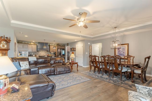 B - 5322 Dauby Dr, Condo with 3 bedrooms, 2 bathrooms and null parking in Evansville IN | Image 6