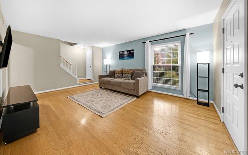 44167 Providence Dr, Clinton Township, MI, 48038-1052 | Card Image