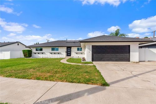 2076 N Diamond St, Orange, CA, 92867-2924 | Card Image