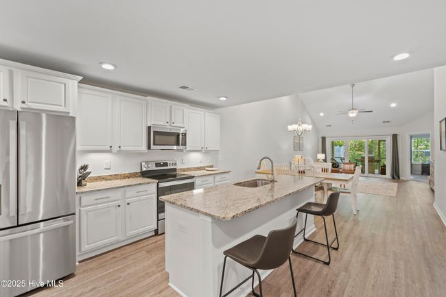 6467 Green Fennel Ave Sw, Townhouse with 3 bedrooms, 2 bathrooms and 2 parking in Ocean Isle Beach NC | Image 5