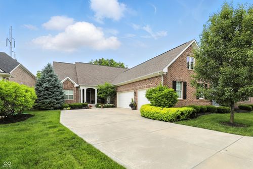 15410 Mission Hills Dr, Carmel, IN, 46033-8152 | Card Image