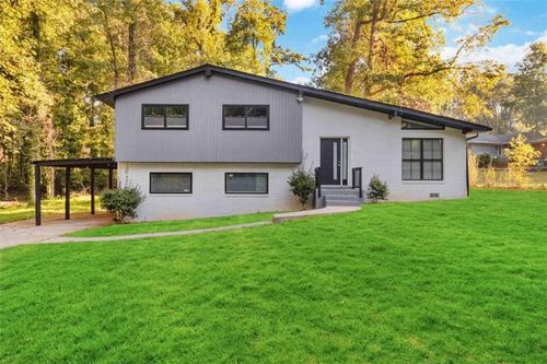 2045 Pine Oak Dr Sw, Atlanta, GA, 30310-2269 | Card Image