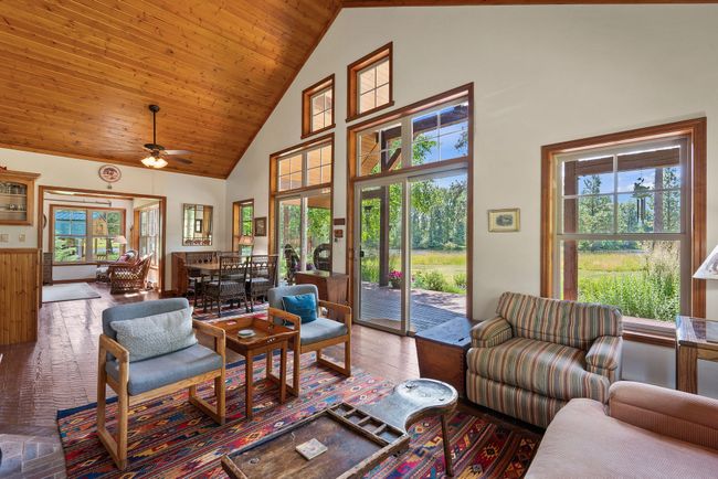 Cozy Cottage with Gorgeous Views | Image 8