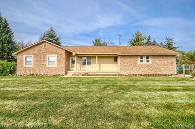 8346 Grand Blanc Road, Home with 3 bedrooms, 2 bathrooms and null parking in Swartz Creek MI | Image 1