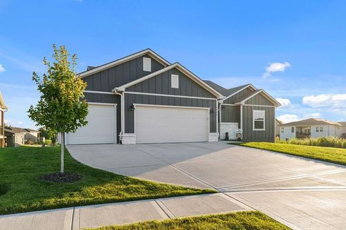 1544 N 162nd Cir, Basehor, KS, 66007 | Card Image