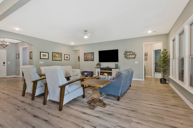 7027 Hickman Way, House other with 3 bedrooms, 3 bathrooms and 2 parking in Spring Hill TN | Image 9