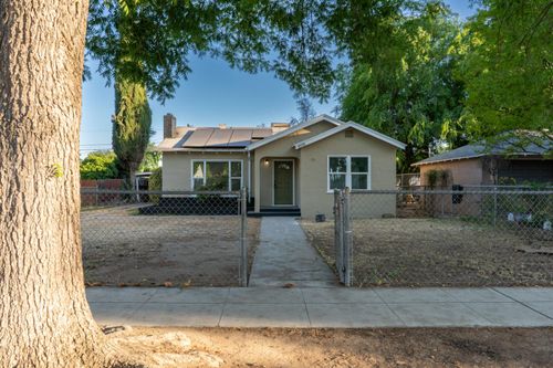 4918 E Illinois Ave, Fresno, CA, 93727-3018 | Card Image