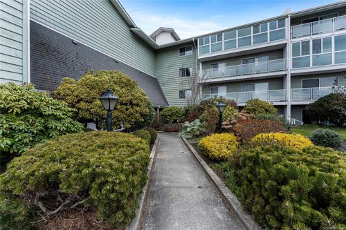 205-1490 Garnet Rd, Saanich, BC, V8P5L1 | Card Image
