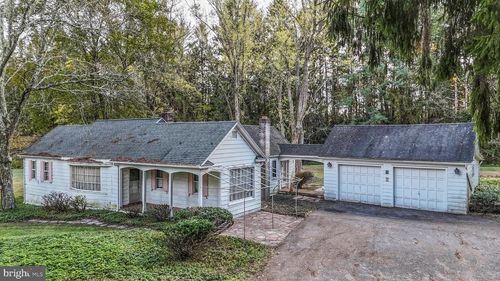 857 Barnesville Dr, BARNESVILLE, PA, 18214-2051 | Card Image