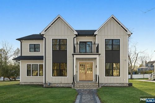 1 Breton Pl, Livingston, NJ, 07039-4611 | Card Image