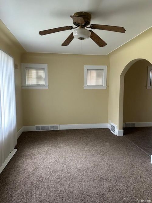 3338 S Annabelle St, Detroit, MI, 48217-1106 | Card Image