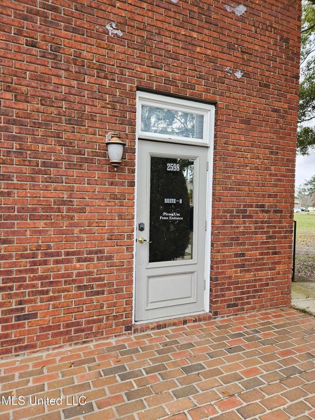 PR Exterior door entrance | Image 4