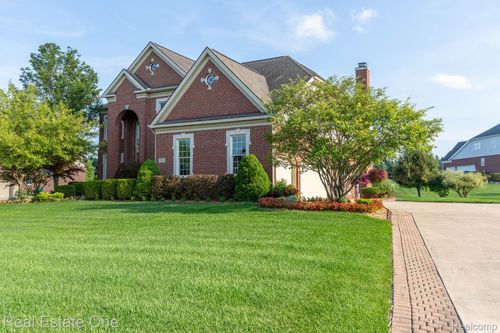 3755 S Century Oak Cir, Oakland, MI, 48363-2663 | Card Image