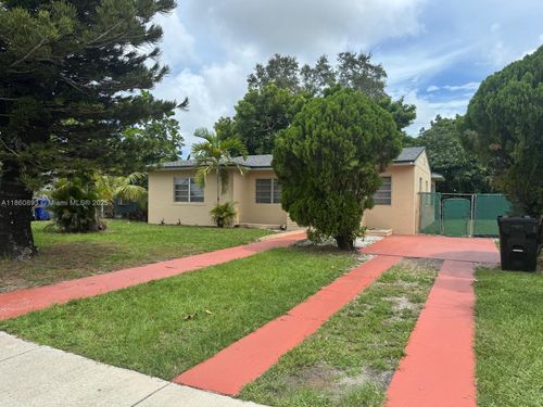 860 Ne 164th St, North Miami Beach, FL, 33162-4446 | Card Image