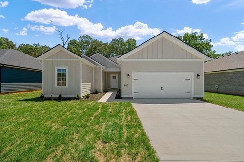 650 Pleasant Meadow Cir, Bowling Green, KY, 42101-6656 | Card Image