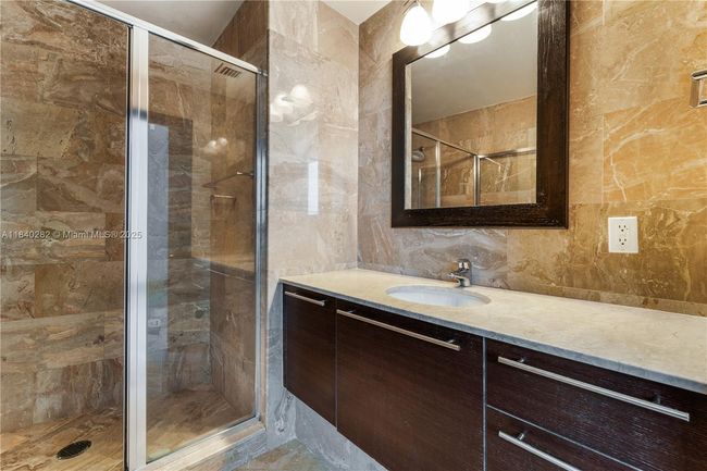 APT-3715 - 1900 N Bayshore Dr, Condo with 2 bedrooms, 3 bathrooms and null parking in Miami FL | Image 29