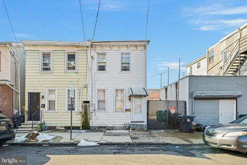 2 Lower Oak St, WILMINGTON, DE, 19805-4826 | Card Image