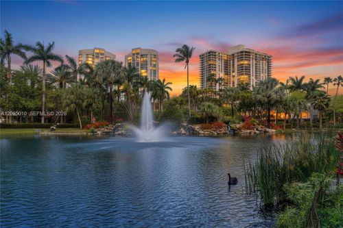 705-19101 Ne 36th Ct, Aventura, FL, 33180 | Card Image
